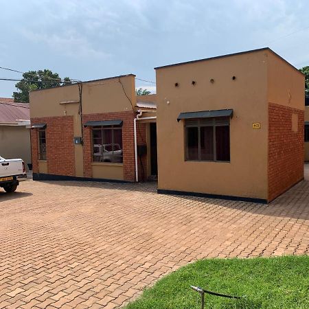 Lark Suites -Bukoto Kampala Exterior photo